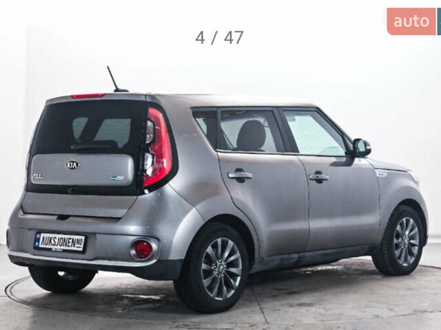 Сірий Кіа Soul, об'ємом двигуна 0 л та пробігом 141 тис. км за 10444 $, фото 55 на Automoto.ua