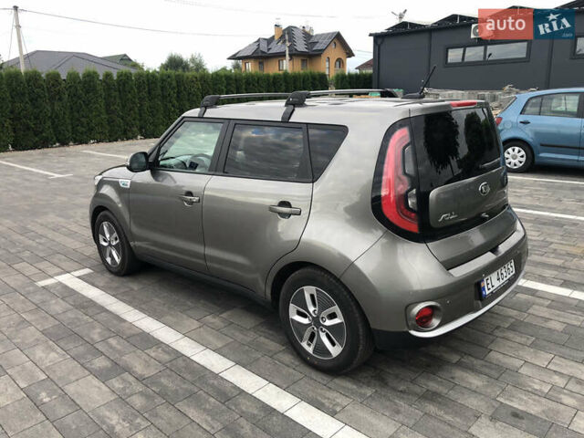 Сірий Кіа Soul, об'ємом двигуна 0 л та пробігом 130 тис. км за 10500 $, фото 4 на Automoto.ua