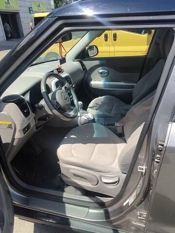 Киа Soul 2017 в Харькове на Automoto.ua Серый Киа Soul, объемом двигателя 0 л и пробегом 77 тыс. км за 13000 $, фото 5 на Automoto.ua