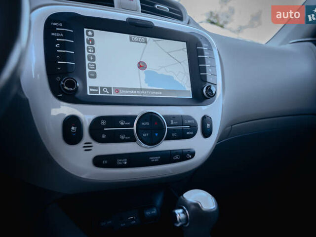 Сірий Кіа Soul, об'ємом двигуна 0 л та пробігом 46 тис. км за 11750 $, фото 19 на Automoto.ua