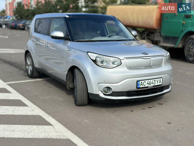 Киа Soul 2017 в Ровно на Automoto.ua Серый Киа Soul, объемом двигателя 0 л и пробегом 161 тыс. км за 10450 $, фото 6 на Automoto.ua