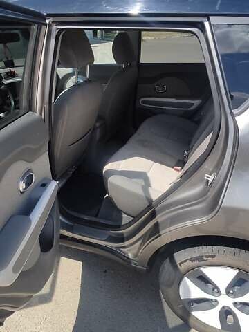 Киа Soul 2017 в Харькове на Automoto.ua Серый Киа Soul, объемом двигателя 0 л и пробегом 77 тыс. км за 13000 $, фото 2 на Automoto.ua