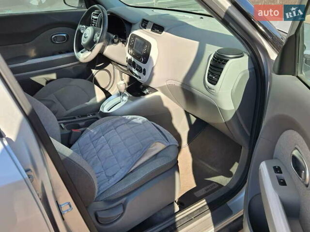 Серый Киа Soul, объемом двигателя 0 л и пробегом 116 тыс. км за 8900 $, фото 18 на Automoto.ua