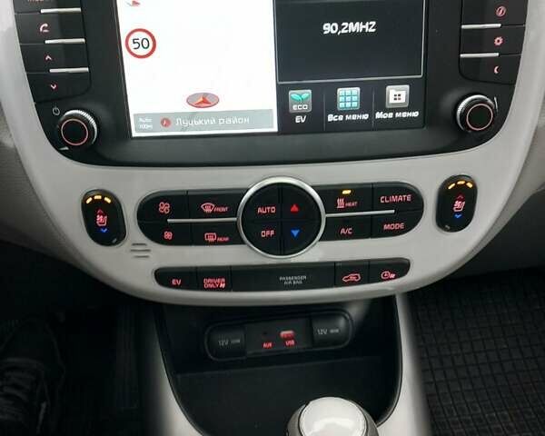 Серый Киа Soul, объемом двигателя 0 л и пробегом 60 тыс. км за 11700 $, фото 15 на Automoto.ua