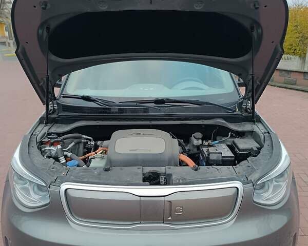 Серый Киа Soul, объемом двигателя 0 л и пробегом 130 тыс. км за 6150 $, фото 37 на Automoto.ua