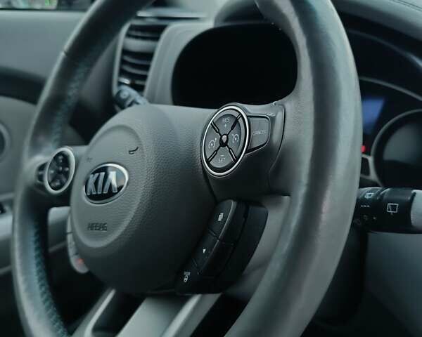 Серый Киа Soul, объемом двигателя 0 л и пробегом 130 тыс. км за 6150 $, фото 28 на Automoto.ua
