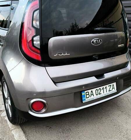 Серый Киа Soul, объемом двигателя 0 л и пробегом 82 тыс. км за 11500 $, фото 28 на Automoto.ua