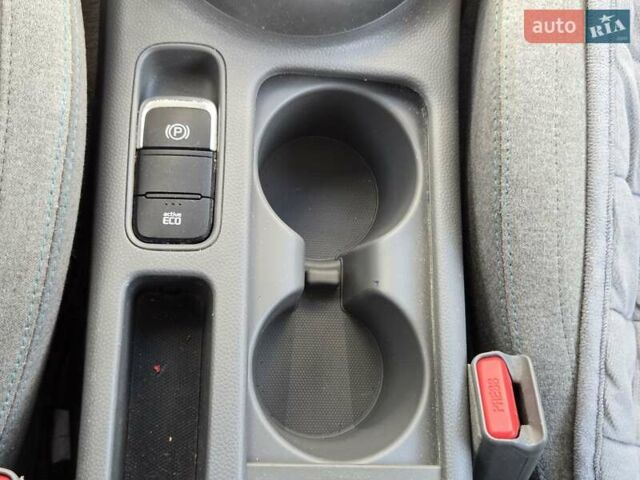 Сірий Кіа Soul, об'ємом двигуна 0 л та пробігом 116 тис. км за 9700 $, фото 23 на Automoto.ua
