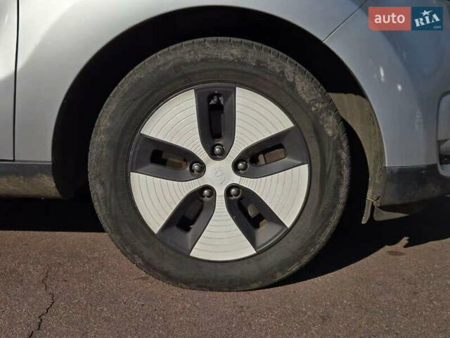 Серый Киа Soul, объемом двигателя 0 л и пробегом 116 тыс. км за 8900 $, фото 5 на Automoto.ua