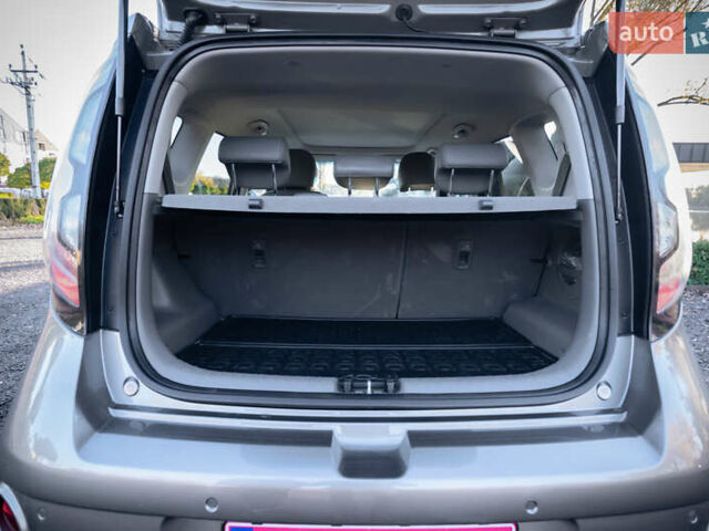 Сірий Кіа Soul, об'ємом двигуна 0 л та пробігом 46 тис. км за 11750 $, фото 8 на Automoto.ua