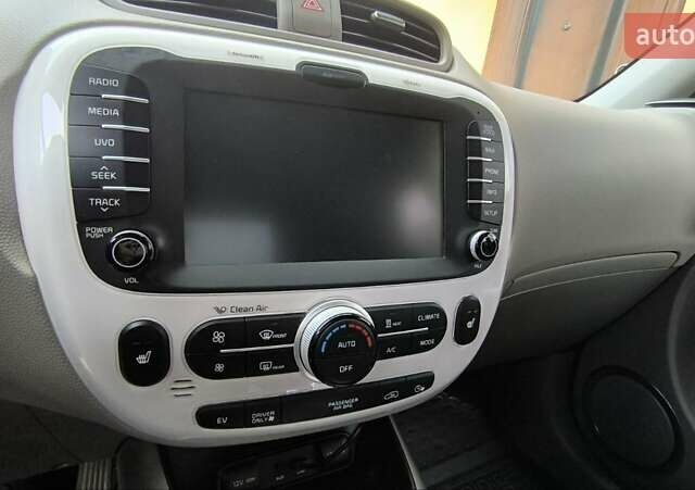 Серый Киа Soul, объемом двигателя 0 л и пробегом 82 тыс. км за 11500 $, фото 27 на Automoto.ua