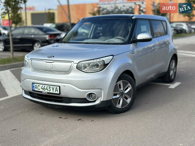 Киа Soul 2017 в Ровно на Automoto.ua Серый Киа Soul, объемом двигателя 0 л и пробегом 161 тыс. км за 10450 $, фото 1 на Automoto.ua