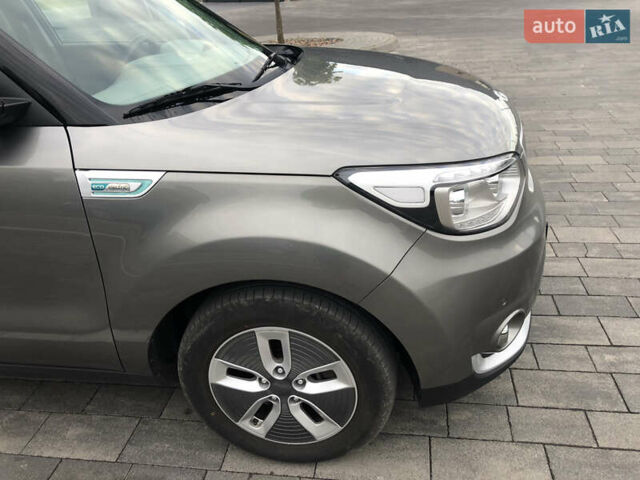 Сірий Кіа Soul, об'ємом двигуна 0 л та пробігом 130 тис. км за 10500 $, фото 11 на Automoto.ua