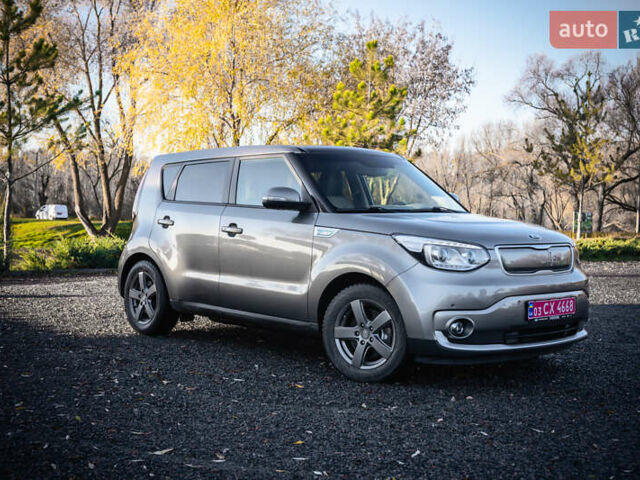 Сірий Кіа Soul, об'ємом двигуна 0 л та пробігом 46 тис. км за 11750 $, фото 3 на Automoto.ua