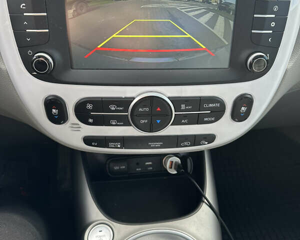 Сірий Кіа Soul, об'ємом двигуна 0 л та пробігом 161 тис. км за 10200 $, фото 31 на Automoto.ua