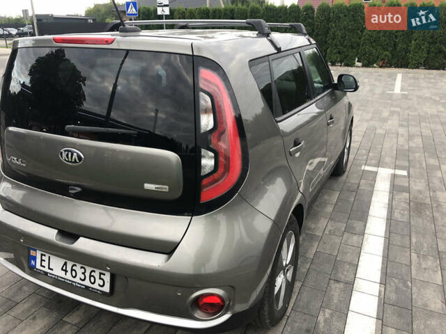 Сірий Кіа Soul, об'ємом двигуна 0 л та пробігом 130 тис. км за 10500 $, фото 10 на Automoto.ua