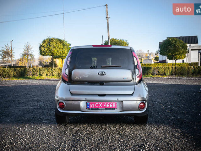 Сірий Кіа Soul, об'ємом двигуна 0 л та пробігом 46 тис. км за 11750 $, фото 7 на Automoto.ua