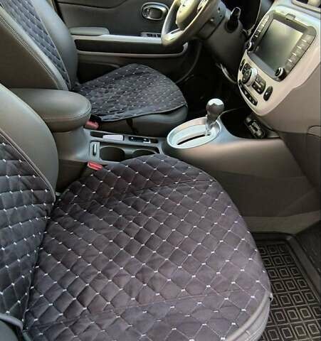 Серый Киа Soul, объемом двигателя 0 л и пробегом 82 тыс. км за 11500 $, фото 23 на Automoto.ua