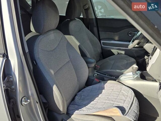 Сірий Кіа Soul, об'ємом двигуна 0 л та пробігом 116 тис. км за 9700 $, фото 9 на Automoto.ua