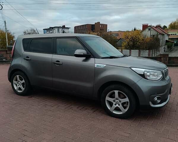 Серый Киа Soul, объемом двигателя 0 л и пробегом 130 тыс. км за 6150 $, фото 5 на Automoto.ua