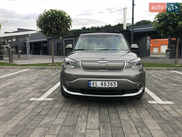 Сірий Кіа Soul, об'ємом двигуна 0 л та пробігом 130 тис. км за 10500 $, фото 1 на Automoto.ua