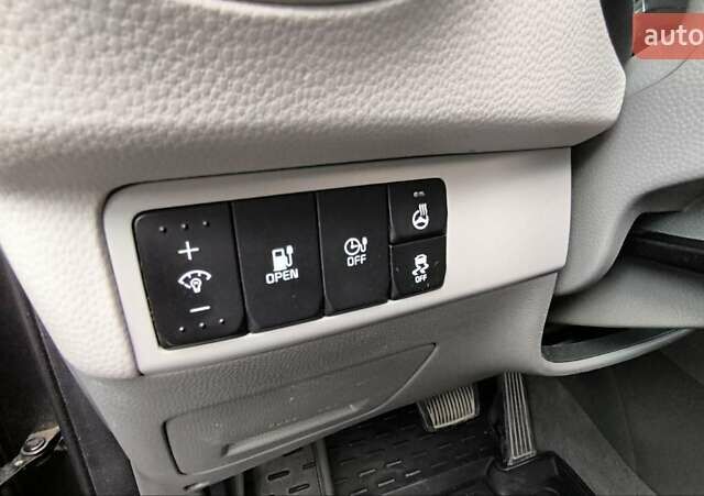Серый Киа Soul, объемом двигателя 0 л и пробегом 82 тыс. км за 11500 $, фото 29 на Automoto.ua