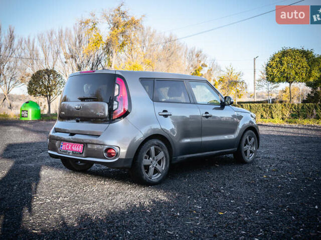 Сірий Кіа Soul, об'ємом двигуна 0 л та пробігом 46 тис. км за 11750 $, фото 6 на Automoto.ua