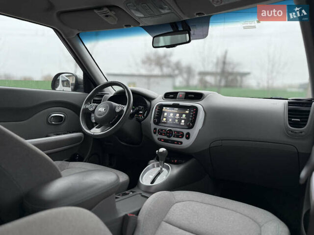 Сірий Кіа Soul, об'ємом двигуна 0 л та пробігом 141 тис. км за 10444 $, фото 5 на Automoto.ua