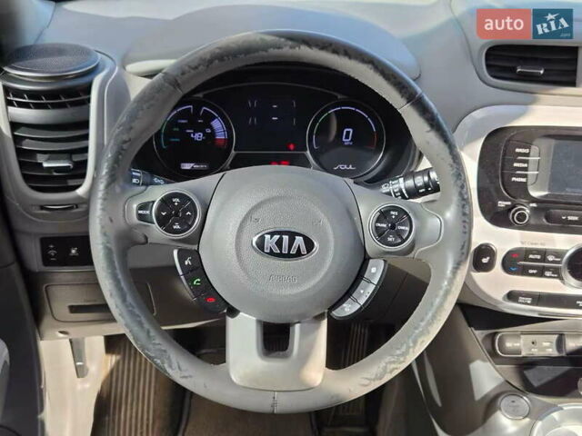 Серый Киа Soul, объемом двигателя 0 л и пробегом 116 тыс. км за 8900 $, фото 22 на Automoto.ua
