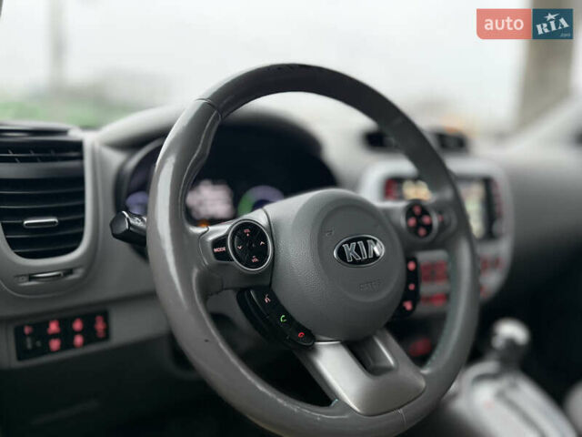 Сірий Кіа Soul, об'ємом двигуна 0 л та пробігом 141 тис. км за 10444 $, фото 14 на Automoto.ua