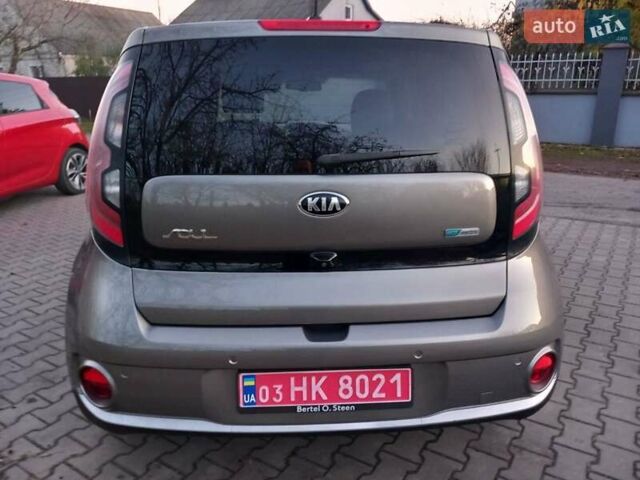 Сірий Кіа Soul, об'ємом двигуна 0 л та пробігом 105 тис. км за 11200 $, фото 9 на Automoto.ua