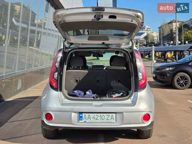 Серый Киа Soul, объемом двигателя 0 л и пробегом 116 тыс. км за 8900 $, фото 8 на Automoto.ua