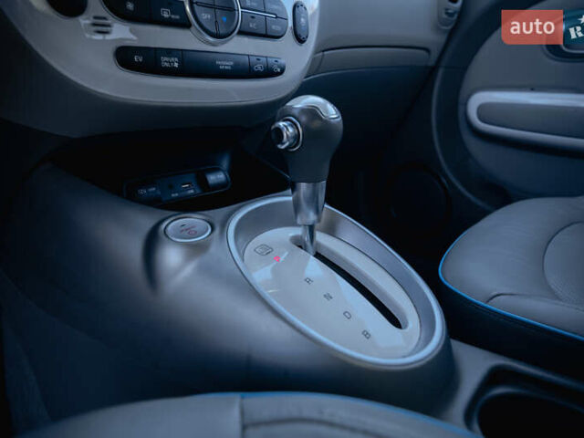 Сірий Кіа Soul, об'ємом двигуна 0 л та пробігом 46 тис. км за 11750 $, фото 22 на Automoto.ua