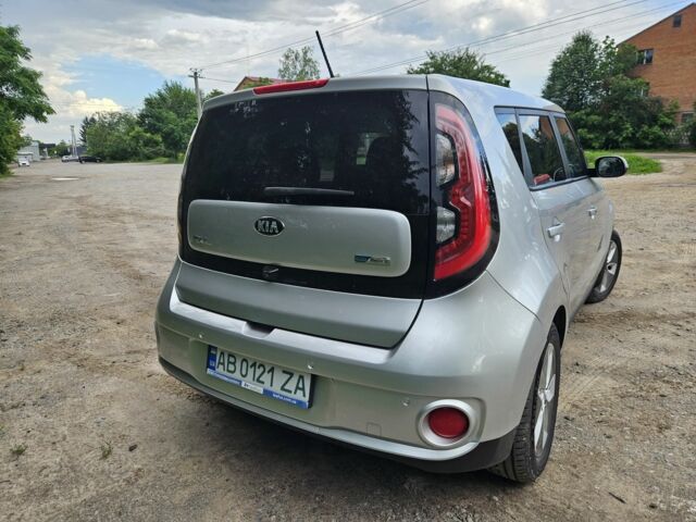 Серый Киа Soul, объемом двигателя 0 л и пробегом 67 тыс. км за 11000 $, фото 4 на Automoto.ua