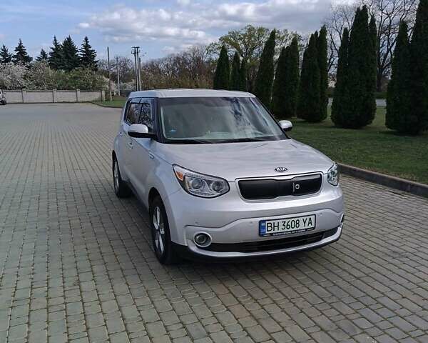 Сірий Кіа Soul, об'ємом двигуна 0 л та пробігом 57 тис. км за 13500 $, фото 2 на Automoto.ua