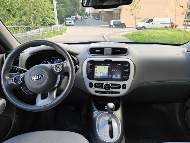 Серый Киа Soul, объемом двигателя 0 л и пробегом 67 тыс. км за 11000 $, фото 10 на Automoto.ua