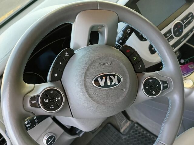 Серый Киа Soul, объемом двигателя 0 л и пробегом 97 тыс. км за 12500 $, фото 6 на Automoto.ua