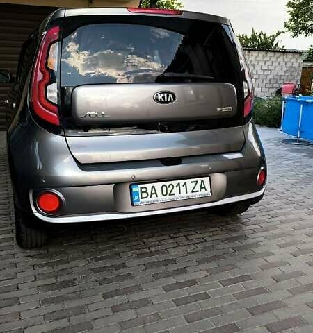 Серый Киа Soul, объемом двигателя 0 л и пробегом 82 тыс. км за 11500 $, фото 4 на Automoto.ua