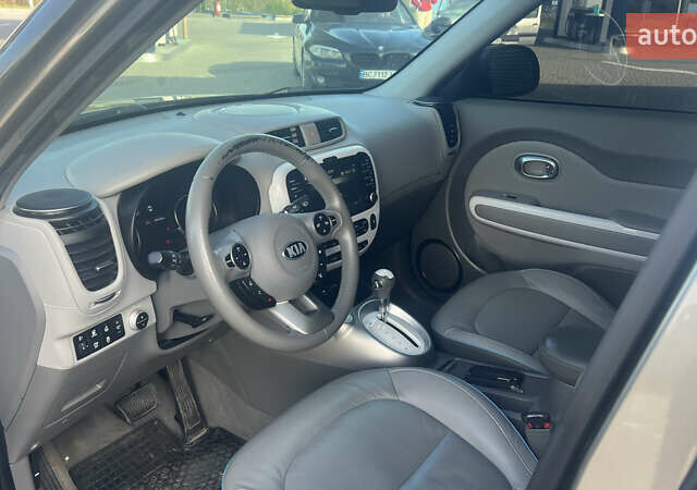 Киа Soul 2017 в Львове на Automoto.ua Серый Киа Soul, объемом двигателя 0 л и пробегом 140 тыс. км за 9800 $, фото 18 на Automoto.ua