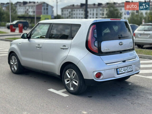Киа Soul 2017 в Ровно на Automoto.ua Серый Киа Soul, объемом двигателя 0 л и пробегом 161 тыс. км за 10450 $, фото 14 на Automoto.ua