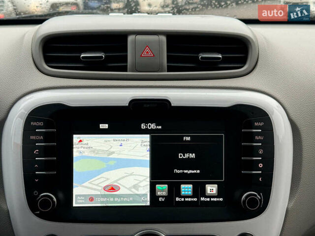 Киа Soul 2017 в Виннице на Automoto.ua Серый Киа Soul, объемом двигателя 0 л и пробегом 108 тыс. км за 10390 $, фото 26 на Automoto.ua