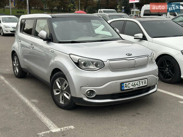 Киа Soul 2017 в Ровно на Automoto.ua Серый Киа Soul, объемом двигателя 0 л и пробегом 161 тыс. км за 10450 $, фото 43 на Automoto.ua