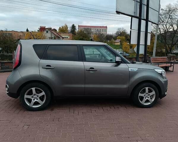 Серый Киа Soul, объемом двигателя 0 л и пробегом 130 тыс. км за 6150 $, фото 2 на Automoto.ua