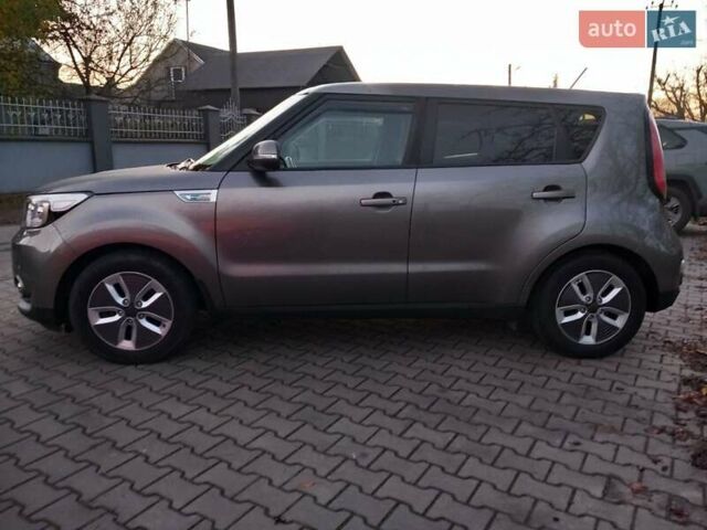 Сірий Кіа Soul, об'ємом двигуна 0 л та пробігом 105 тис. км за 11200 $, фото 6 на Automoto.ua