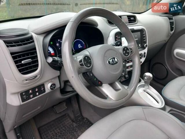 Серый Киа Soul, объемом двигателя 0 л и пробегом 60 тыс. км за 11700 $, фото 8 на Automoto.ua