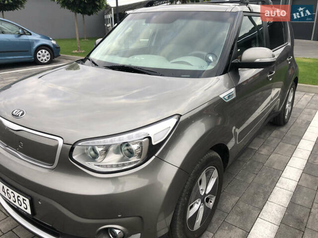 Сірий Кіа Soul, об'ємом двигуна 0 л та пробігом 130 тис. км за 10500 $, фото 13 на Automoto.ua