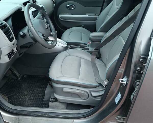 Серый Киа Soul, объемом двигателя 0 л и пробегом 130 тыс. км за 6150 $, фото 14 на Automoto.ua