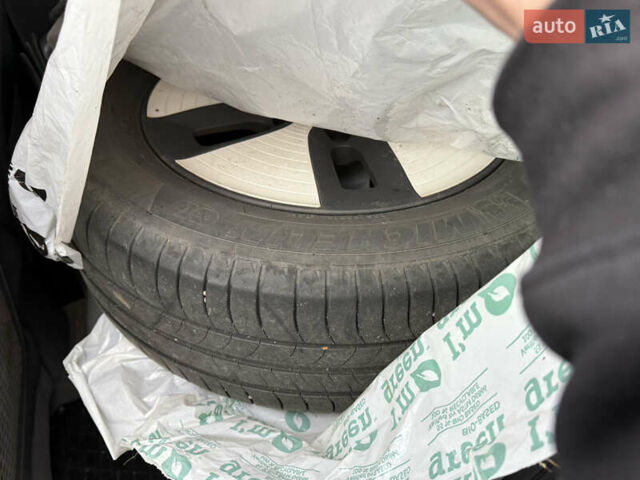 Сірий Кіа Soul, об'ємом двигуна 0 л та пробігом 76 тис. км за 10999 $, фото 39 на Automoto.ua