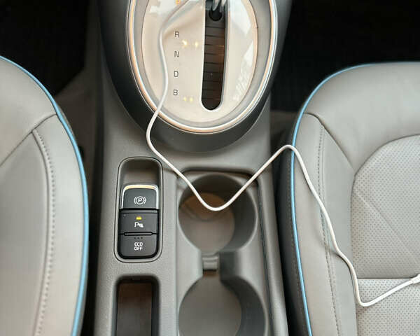 Сірий Кіа Soul, об'ємом двигуна 0 л та пробігом 142 тис. км за 10550 $, фото 8 на Automoto.ua