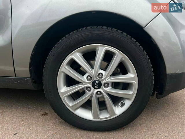 Серый Киа Soul, объемом двигателя 2 л и пробегом 186 тыс. км за 10900 $, фото 7 на Automoto.ua